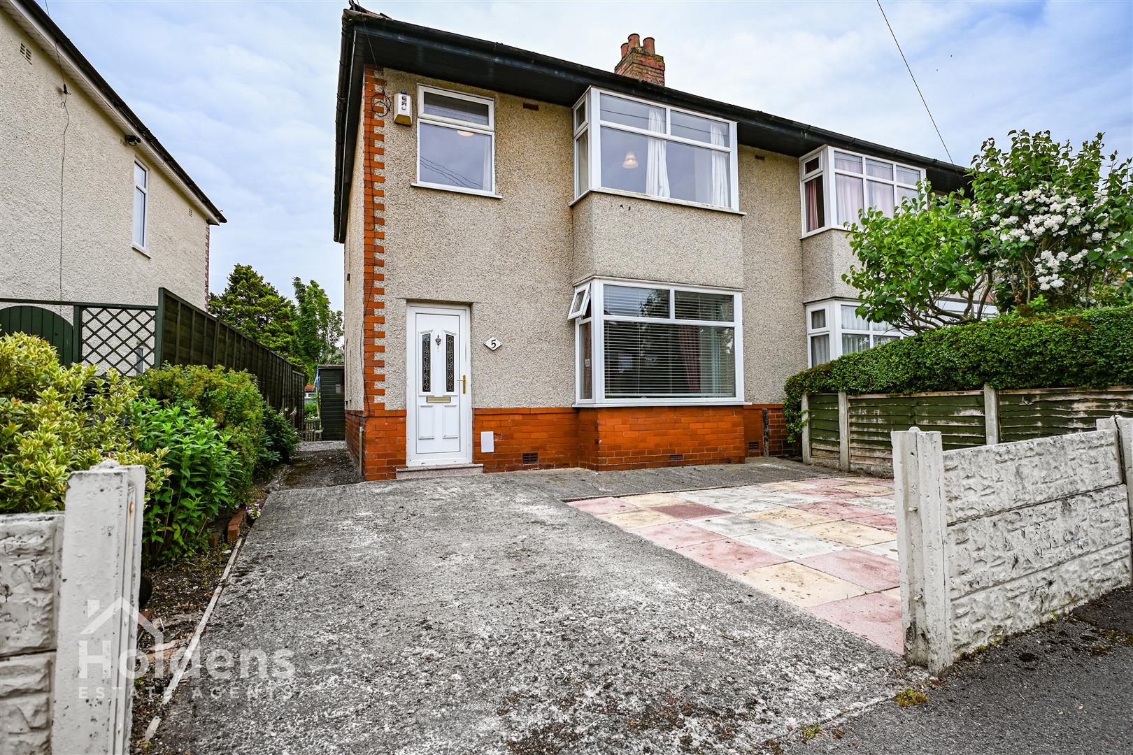 Lawrence Avenue, Preston
